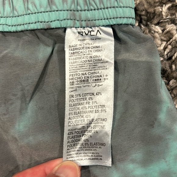 New RVCA VA Elastic Manic Shorts - Picture 11 of 12